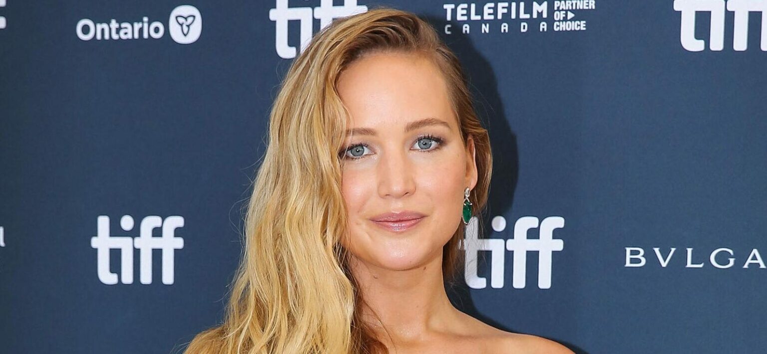 Jennifer Lawrence Finally Shuts Down Plastic Surgery Rumors