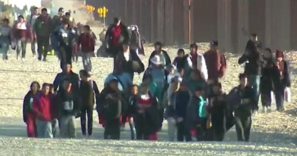 JUST IN: One other MASSIVE Group of Unlawful Aliens Flood Into Lukeville, Arizona on Joe Biden’s Open Border Invitation (VIDEO) | The Gateway Pundit
