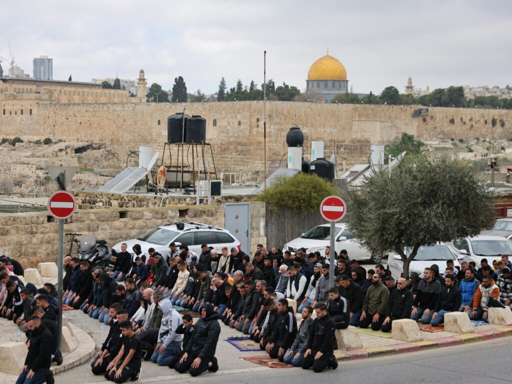 Palestinians carry out Friday prayers at Al-Aqsa amid tight Israeli curbs | Israel-Palestine battle Information