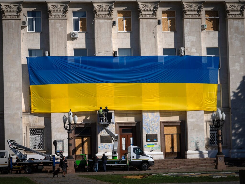 Ukraine says a minimum of one killed in Russian assault on Kherson rail station | Russia-Ukraine struggle Information