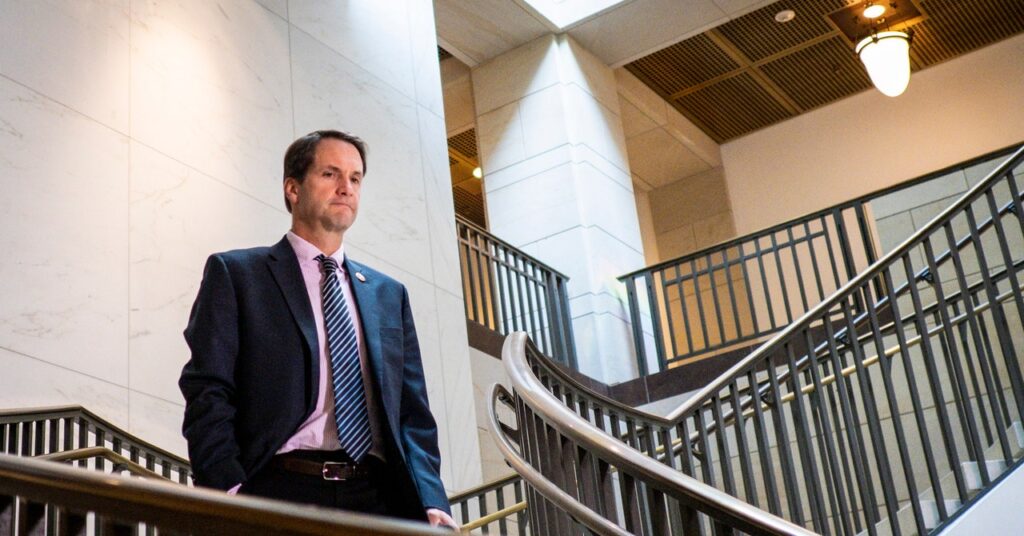 US Lawmakers Want to Use a Powerful Spy Tool on Immigrants and Their Families