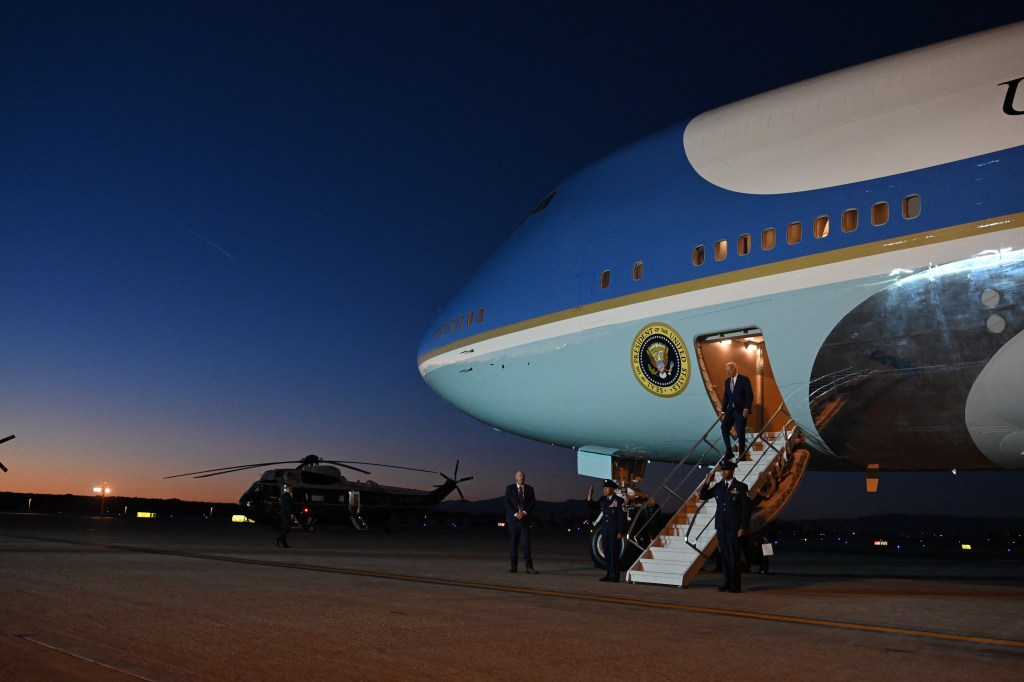 Joe Biden Attends Shiva To Honor Norman Lear – Deadline Joe Biden Attends Shiva To Honor Norman Lear – Deadline