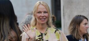 Pamela Anderson Praised For One other Make-up Free Look