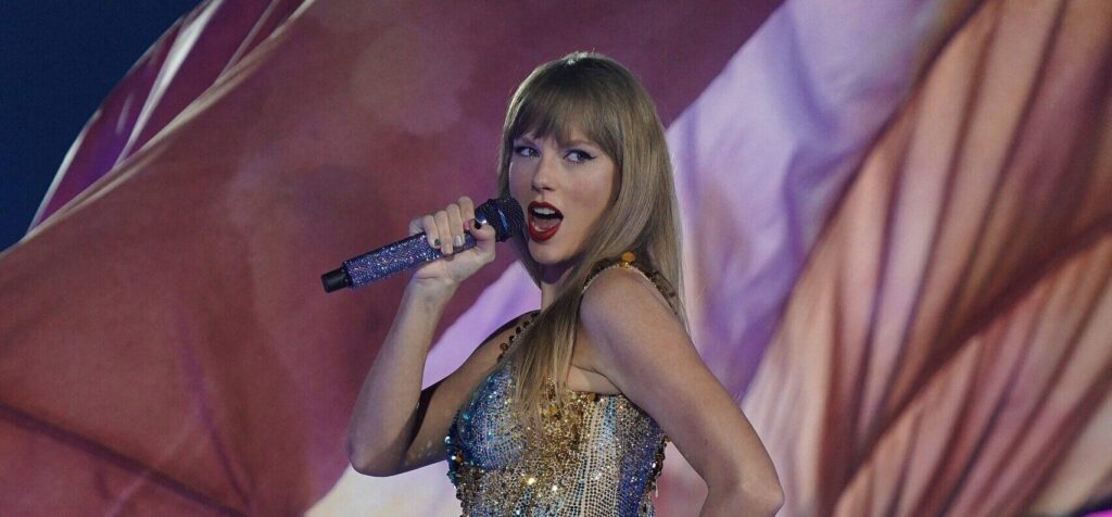 Taylor Swift Meets Late Swiftie Ana’s Household At Her Live performance In Sao Paulo Taylor Swift Meets Late Swiftie Ana’s Household At Her Live performance In Sao Paulo