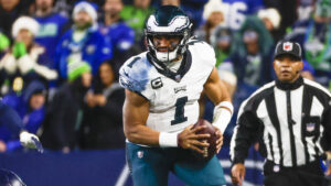 Marcus Mariota addresses criticisms aimed toward Jalen Hurts