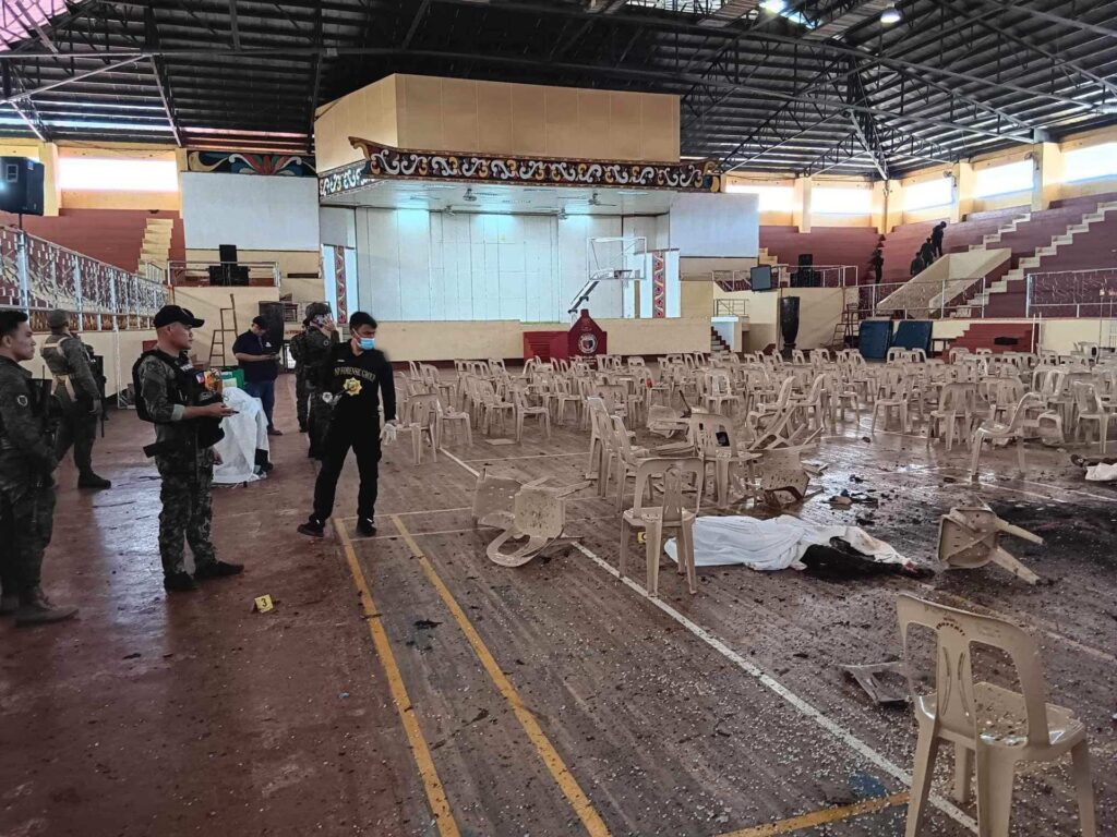 ISIL claims bombing at Catholic mass in Philippines | Crime News ISIL claims bombing at Catholic mass in Philippines | Crime News