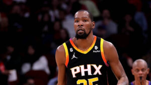 Watch: Durant ties career-high in assists, posts triple-double in win