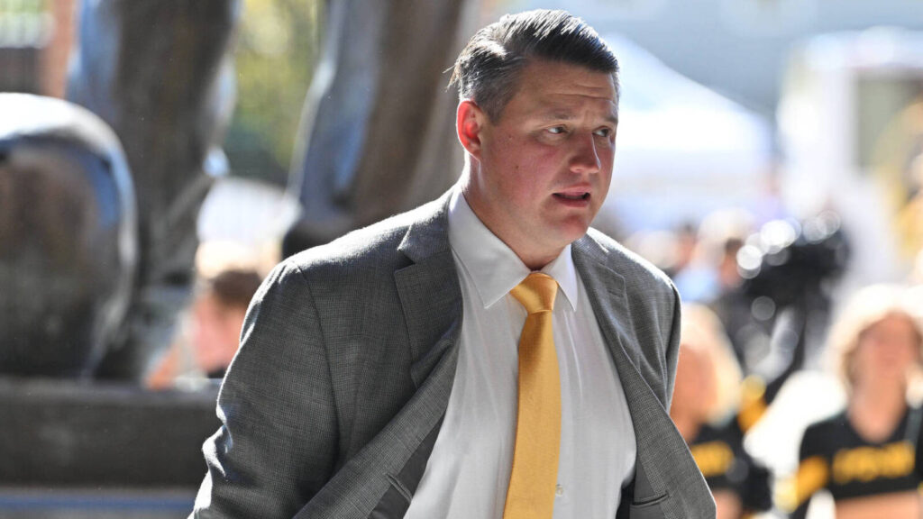 Watch: Iowa OC Brian Ferentz loses his mind after bad call