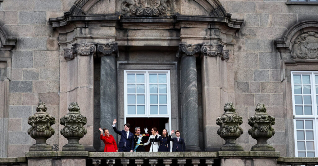 Cheered by 1000’s, King Frederik X Takes the Throne in Denmark Cheered by 1000’s, King Frederik X Takes the Throne in Denmark