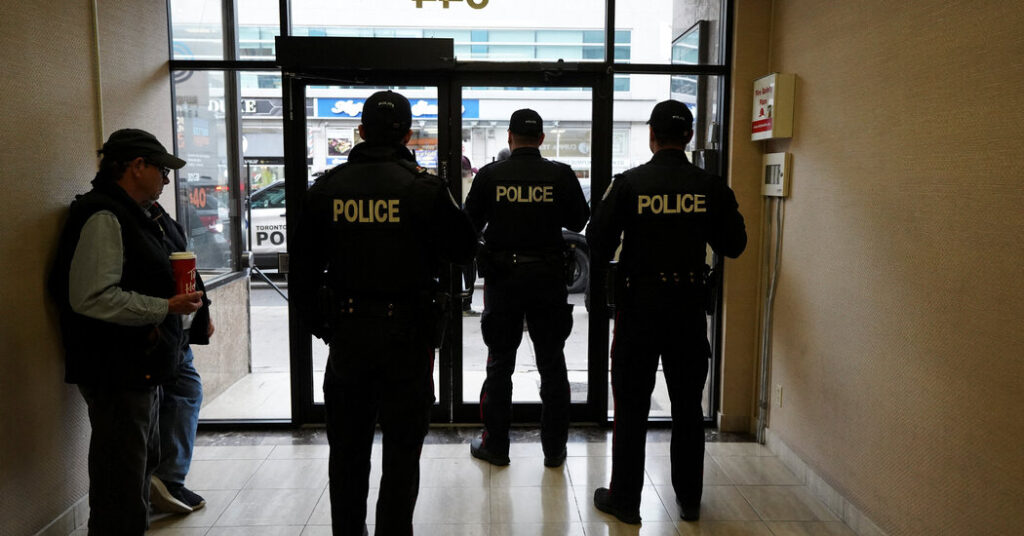 Spending Extra Cash on Police Reveals No Clear Hyperlink to Decrease Crime Ranges Spending Extra Cash on Police Reveals No Clear Hyperlink to Decrease Crime Ranges