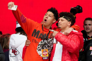 Jackson Mahomes, Influencer And Brother Of Kansas Metropolis Chiefs Quarterback, Cleared Of Three Felony Expenses – Deadline