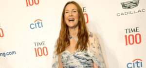 Drew Barrymore Speaking About Courting Apps Proves She’s Like Us