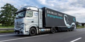 Daimler Truck Fuels Huge Rigs With Hydrogen