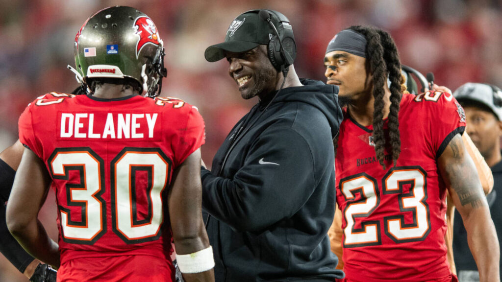 Buccaneers, Dolphins, Jaguars have probability to make historical past