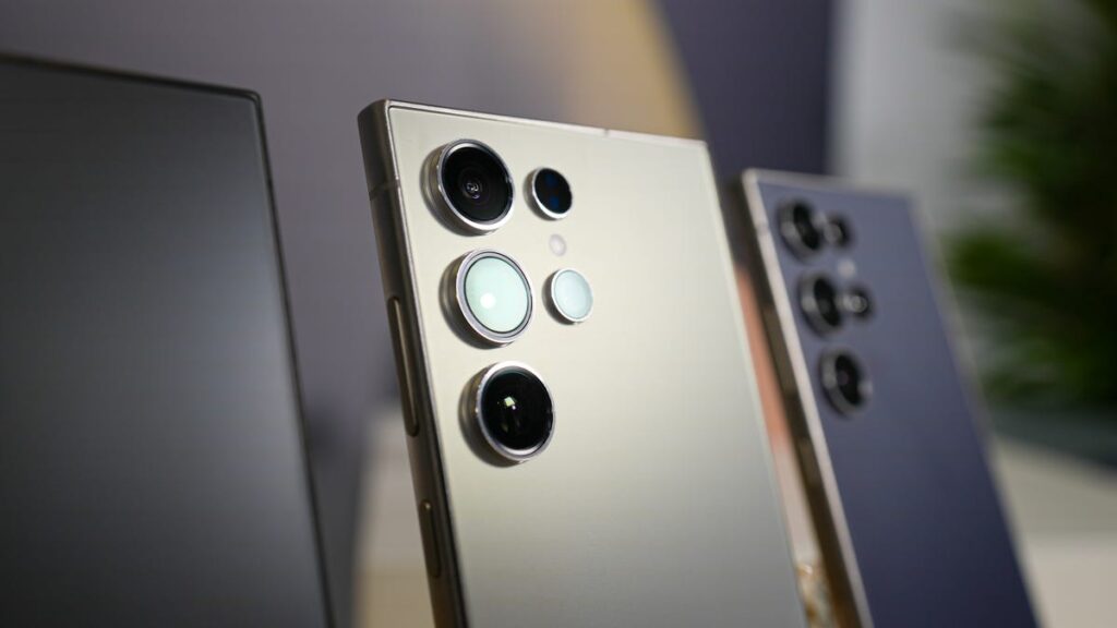 How Samsung’s newest telephones can beat Apple at its personal sport (or undergo the identical destiny)