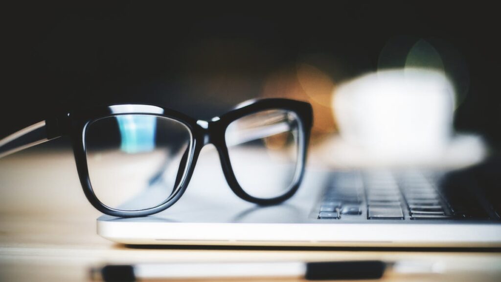 For this reason IT professionals over 50 ought to change their glasses to know-how lenses