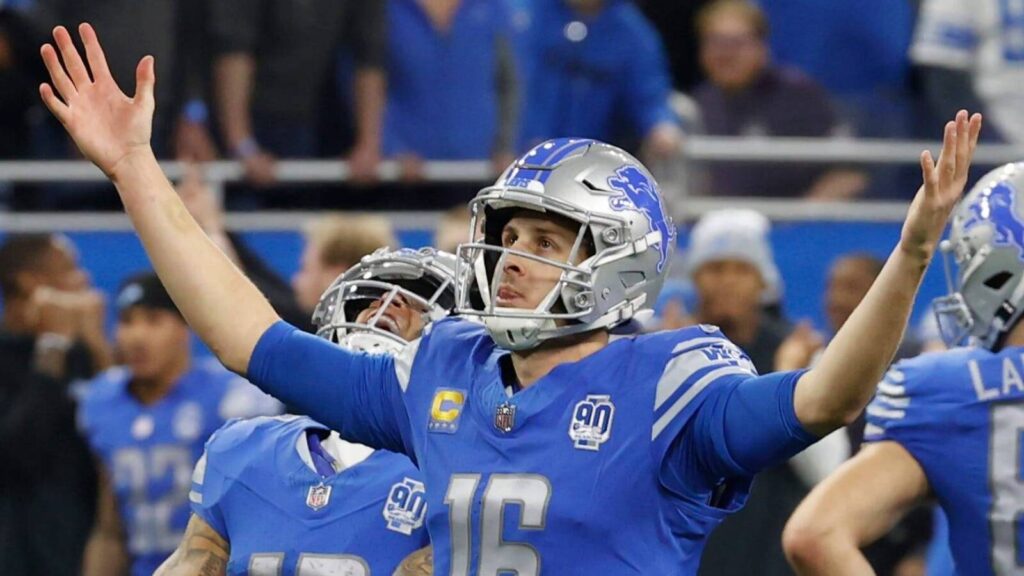 Surprising playoff matchup makes historical past forward of kickoff