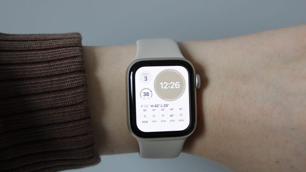 The 22 finest New Yr’s offers nonetheless dwell: Smartwatches, headphones, standing desks, and extra