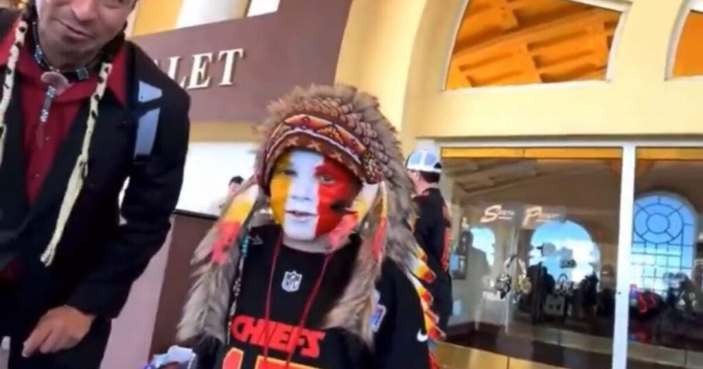 9-Yr-Outdated Chiefs Fan Smeared by Deadspin Goes to Tremendous Bowl Carrying Face Paint and Native Headdress (VIDEO) | The Gateway Pundit 9-Yr-Outdated Chiefs Fan Smeared by Deadspin Goes to Tremendous Bowl Carrying Face Paint and Native Headdress (VIDEO) | The Gateway Pundit