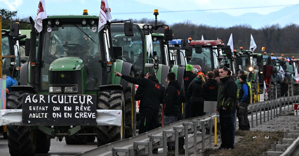 French Farmers Are Urged by Unions to Finish Roadblocks