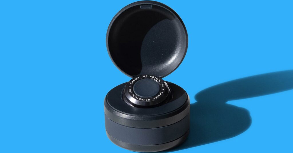 This Small Wearable Gadget Reduces Parkinson’s Signs