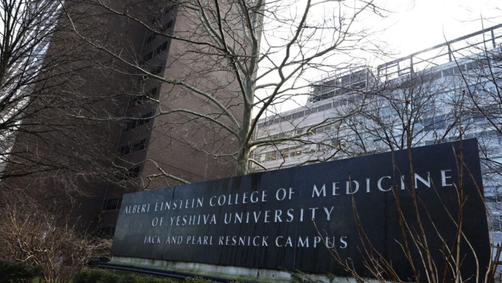 Former professor offers US billion to NYC medical college to pay for pupil tuition