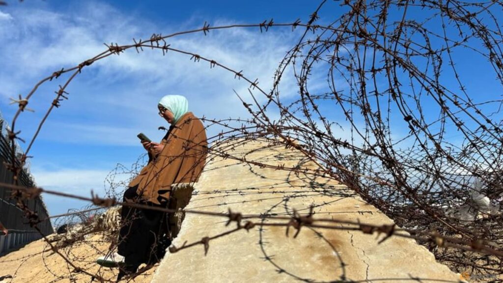 Trapped in opposition to fence, Gazans worry Israeli assault on their final refuge