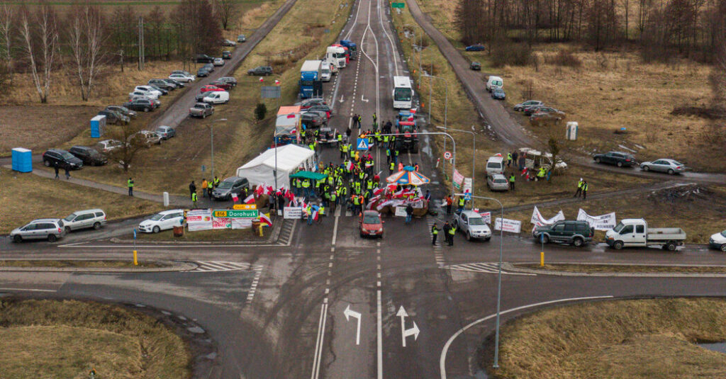 Protesting Polish Farmers Block A lot of Ukraine’s Western Border Protesting Polish Farmers Block A lot of Ukraine’s Western Border