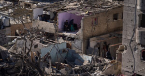 Israel Steps Up Assaults in Gaza Amid Stop-Hearth Talks