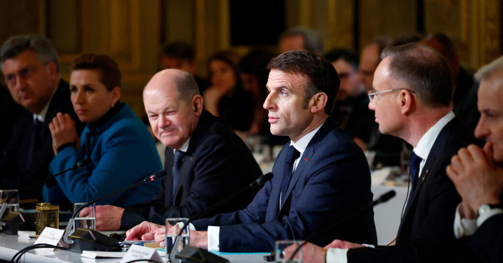 E.U. Leaders Meet in Paris to Bolster Ukrainian Troops