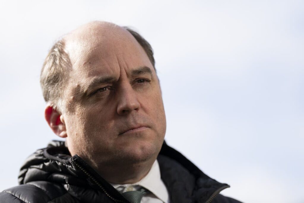 Which MPs are stepping down earlier than the following election? Which MPs are stepping down earlier than the following election?