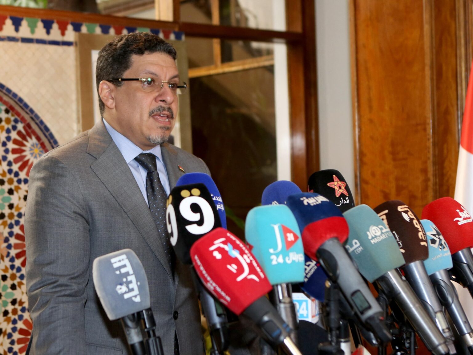 Yemen appoints Overseas Minister Ahmed Awad bin Mubarak as prime minister | Politics Information