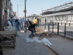 Protesters and safety forces conflict in Senegal over election delay | Elections Information