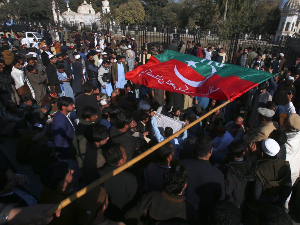 Can Pakistan kind a brand new authorities on cut up election outcomes? | Explainer Information Can Pakistan kind a brand new authorities on cut up election outcomes? | Explainer Information