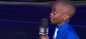 11-12 months-Outdated Reporter Grills NFL Superstars Forward Of The Large Sport!