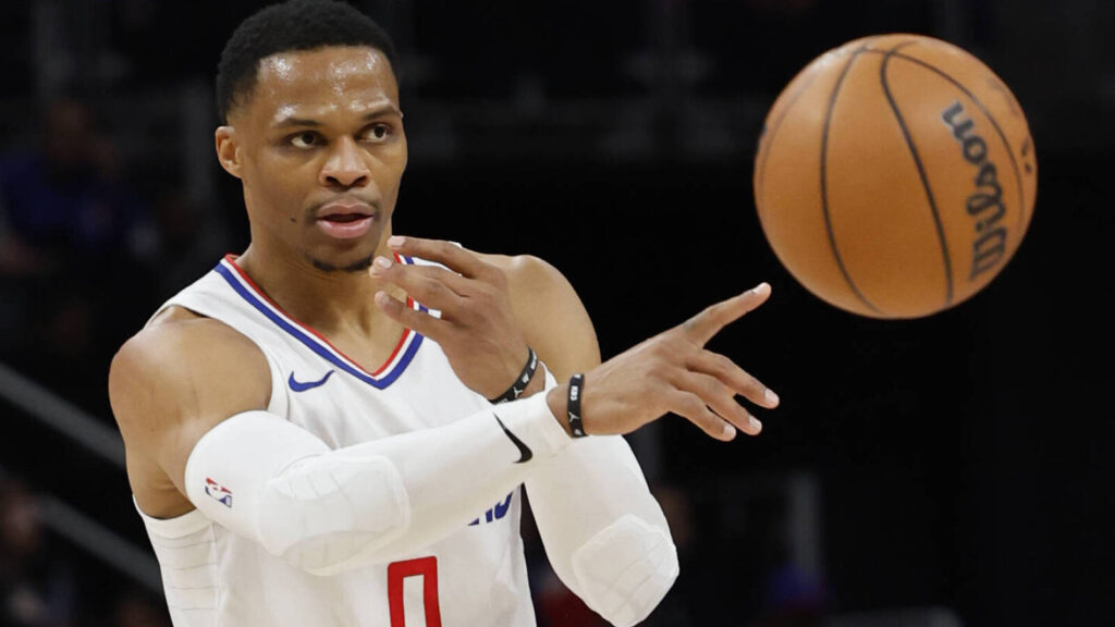 Clippers G Westbrook scores 25,000th level, joins elite firm