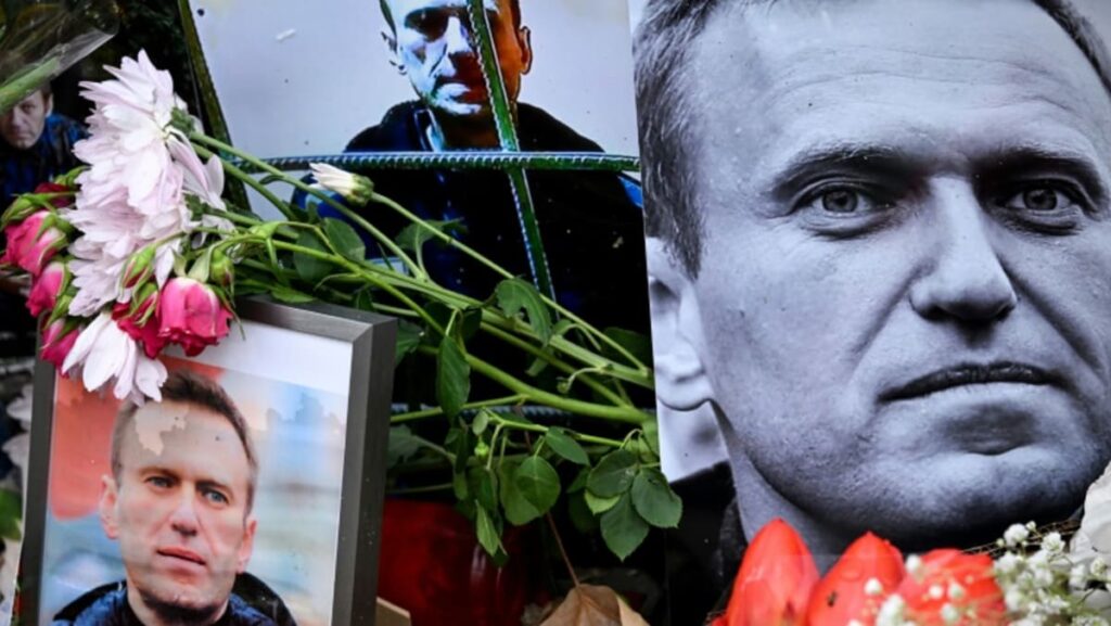 Navalny’s physique given to his mom, his crew says