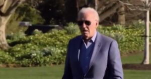 Feeble Biden Ignores Questions About Border Invasion as He Shuffles Again Into White Home After One other Weekend Trip (VIDEO) | The Gateway Pundit