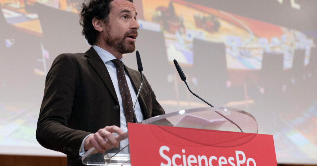 High French College Faces But One other Disaster as Chief Resigns