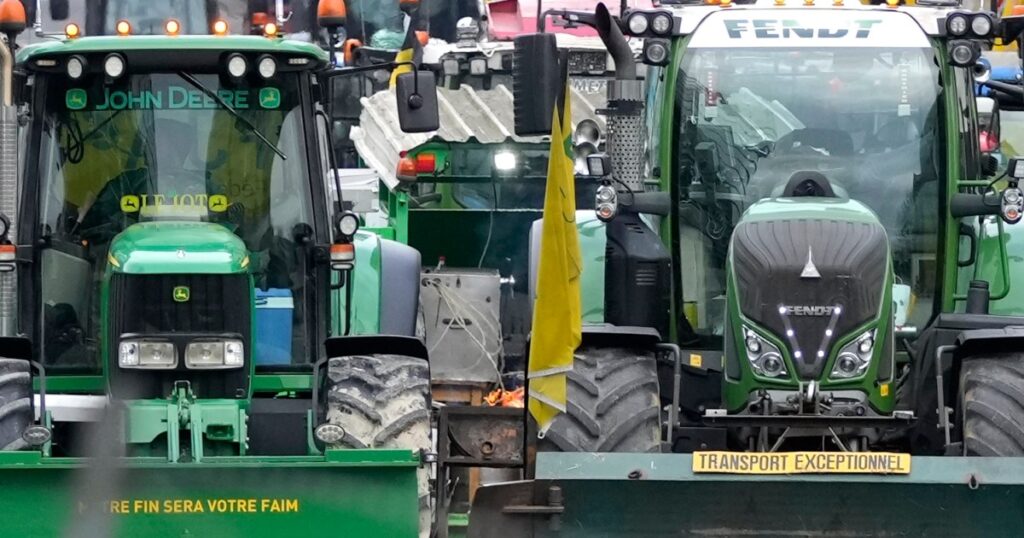 Offended farmers block Brussels to protest EU insurance policies, low-cost Ukraine imports | Protests Information