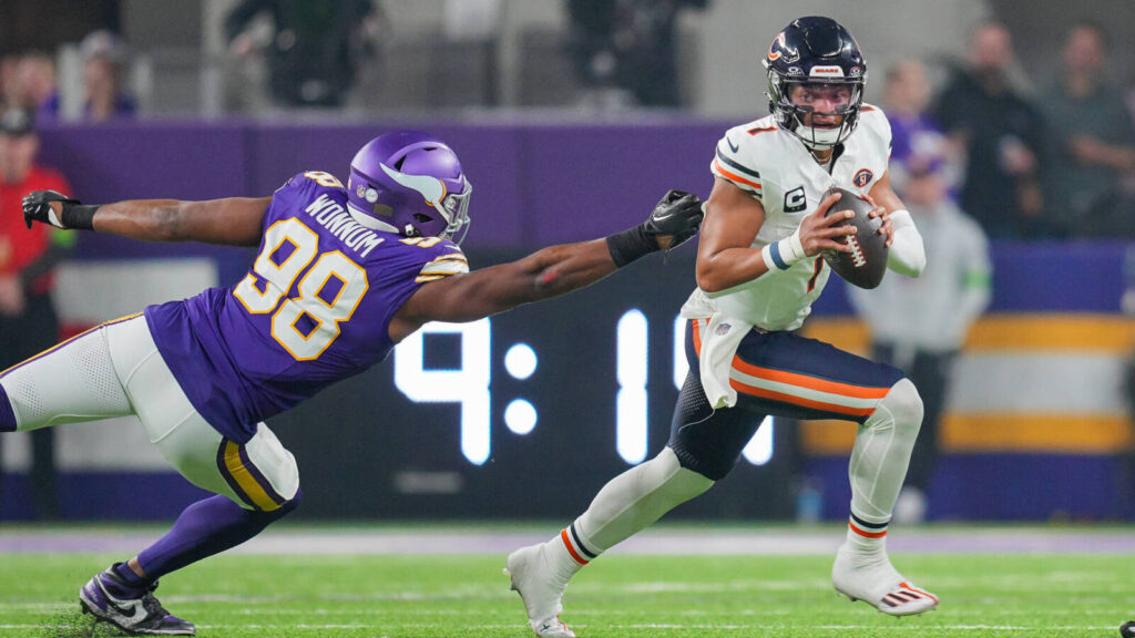Bears QB Justin Fields linked with NFC North rival
