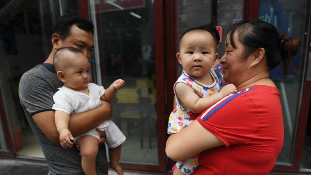 International fertility charge to maintain plummeting, main research warns