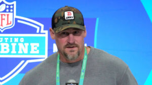Dan Campbell lauds new Lions coach: ‘Greatest d-line coach within the league’