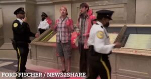 Local weather Change Activists Who Dumped Crimson Powder on U.S. Structure in Rotunda of Nationwide Archives Charged With Felony | The Gateway Pundit