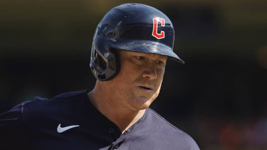 Former Gold Glove outfielder proclaims his retirement Former Gold Glove outfielder proclaims his retirement