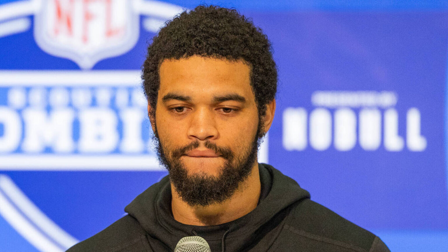 Former Professional Bowl OT newest to sound Caleb Williams alarms