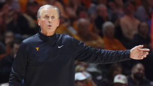 Tennessee HC shares excessive reward for Lamont Paris