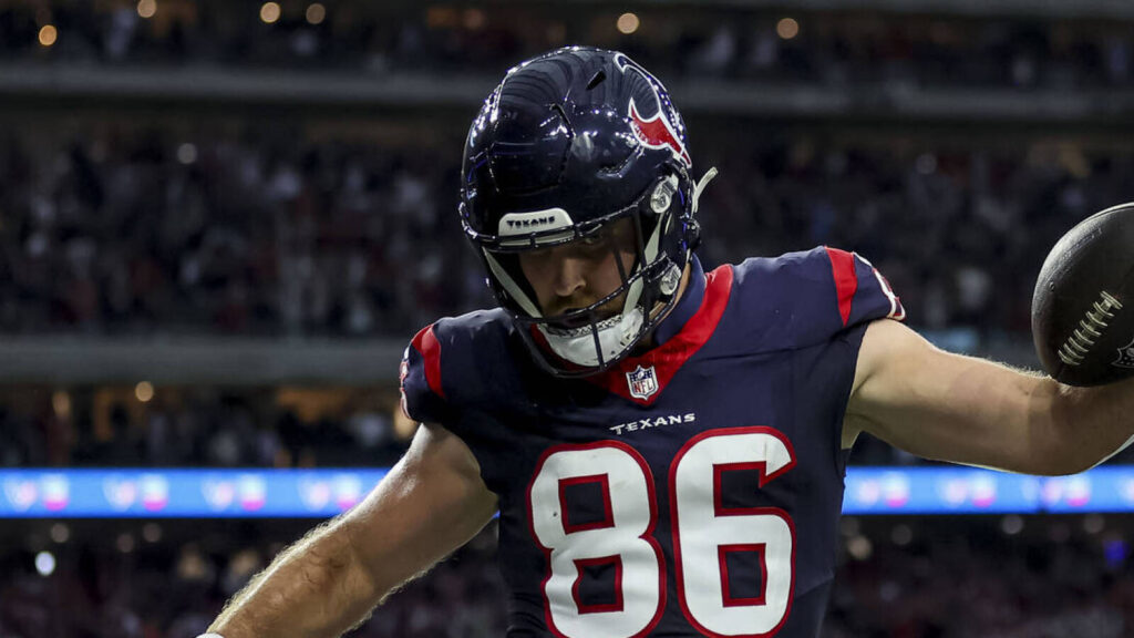 Texans lock down key offensive weapon to long-term deal Texans lock down key offensive weapon to long-term deal