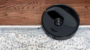 Roborock S8 MaxV Extremely overview: Essentially the most highly effective robotic vacuum I’ve examined