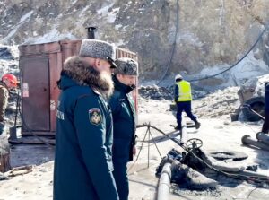 Russia calls off seek for trapped gold miners | Information